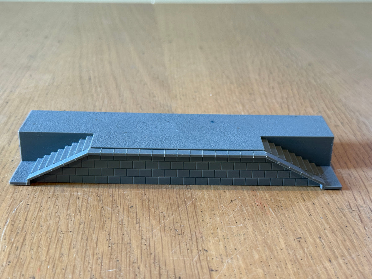 Hornby OO Gauge R507 - Platform Steps. Pre-owned.