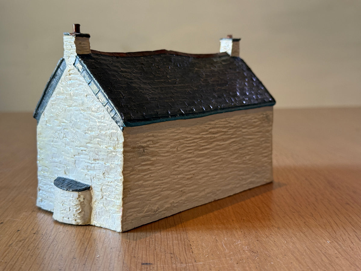 Resin/Ceramic Cottage - Similar to David Winter