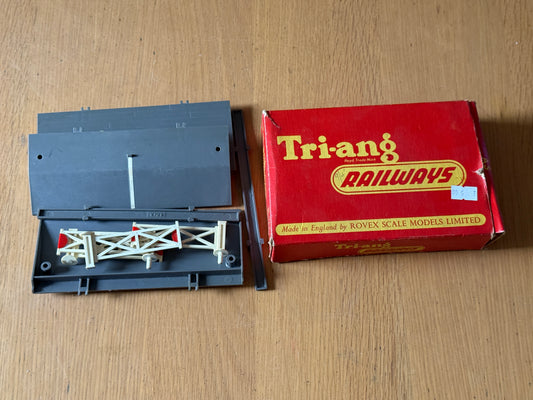 Hornby OO Gauge R70 Double Track Level Crossing