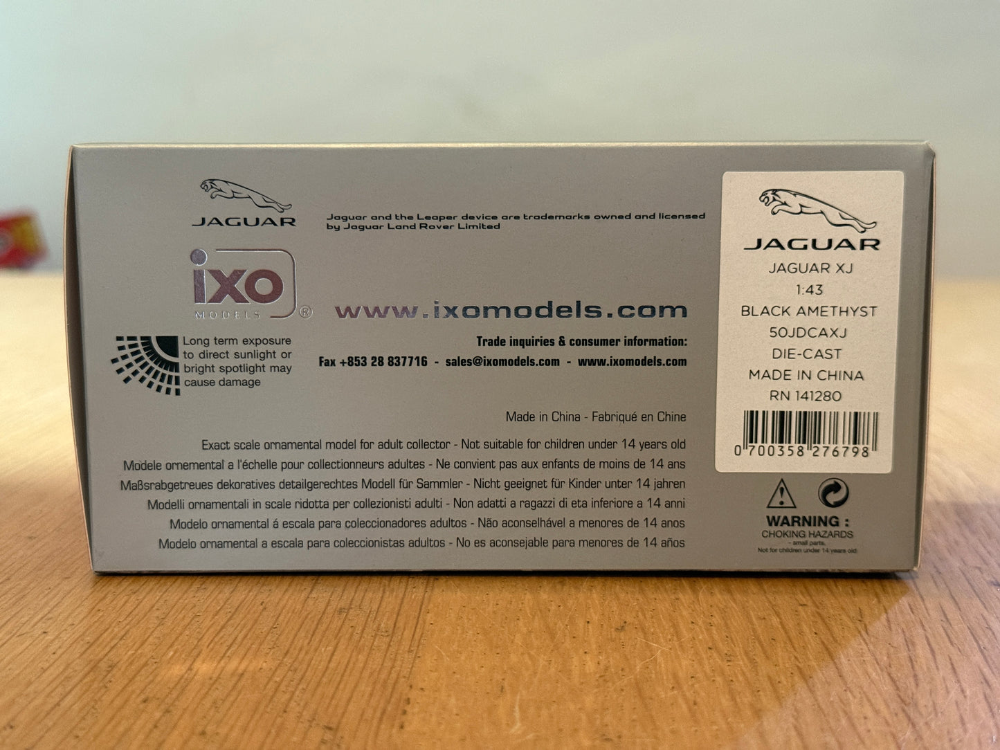 Ixo Models 1:43 Official Jaguar OEM Model - Jaguar XJ. BNIB