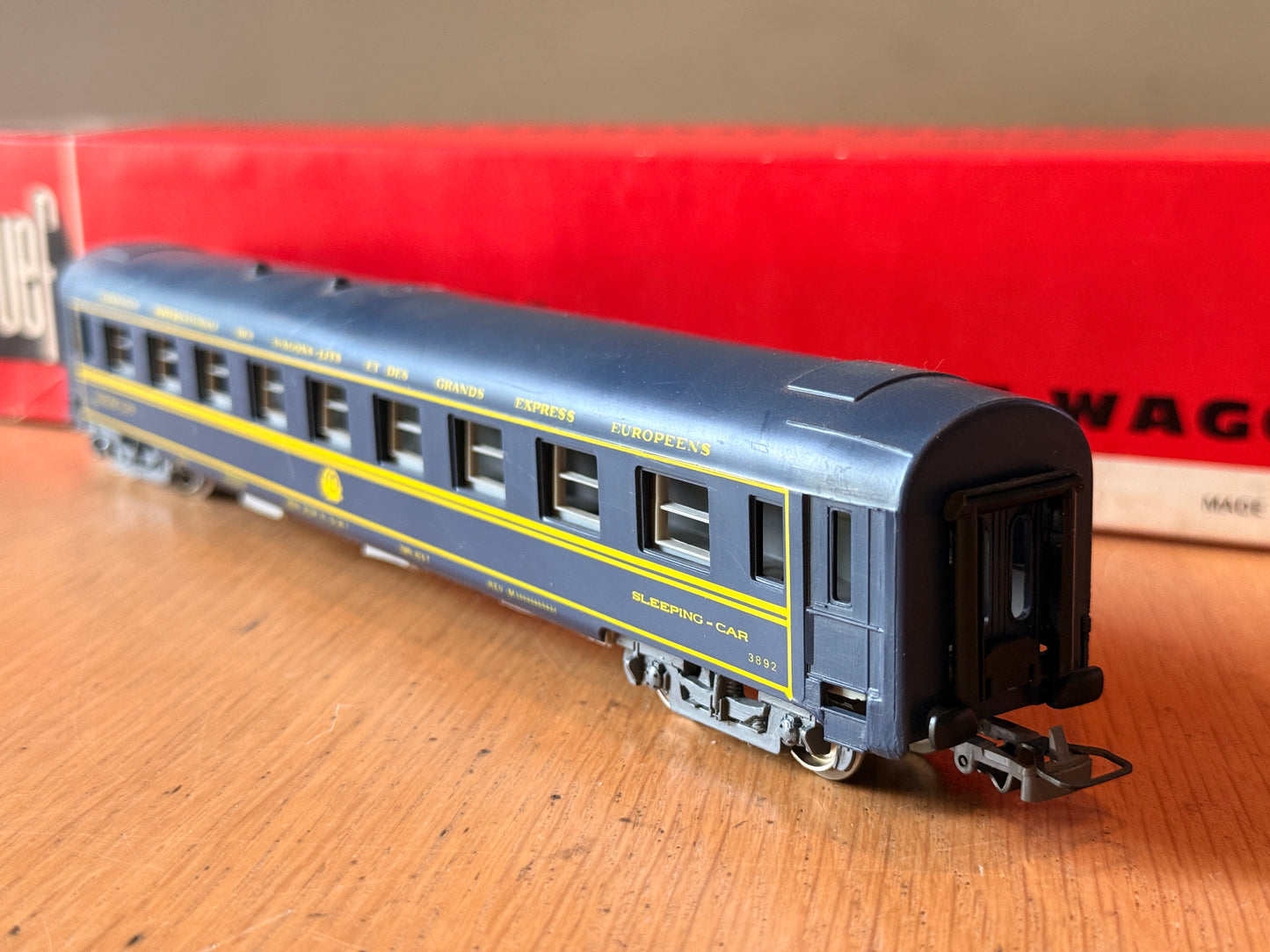 Jouef HO Scale 5620 - Pullman Sleeper Car 3892 of the CIWL