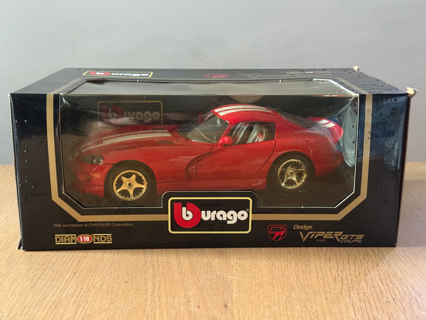 Bburago 1:18 Diecast Model 3030 - Dodge Viper GTS Coupe (1997) - Mint Condition