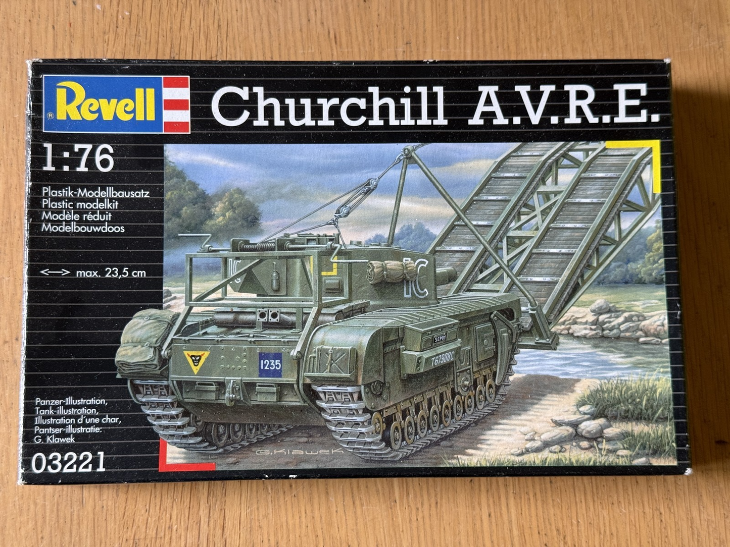 Revell 1:76 Plastic Model Kit 03221 - Churchill A.V.R.E.