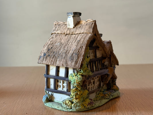 Academy/David Winter or similar - Thatched Cottage