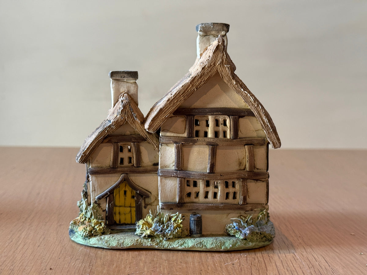 Academy/David Winter or similar - Thatched Cottage