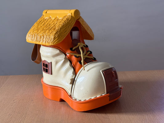 Vintage Matchbox Live-n-Learn Shoe House