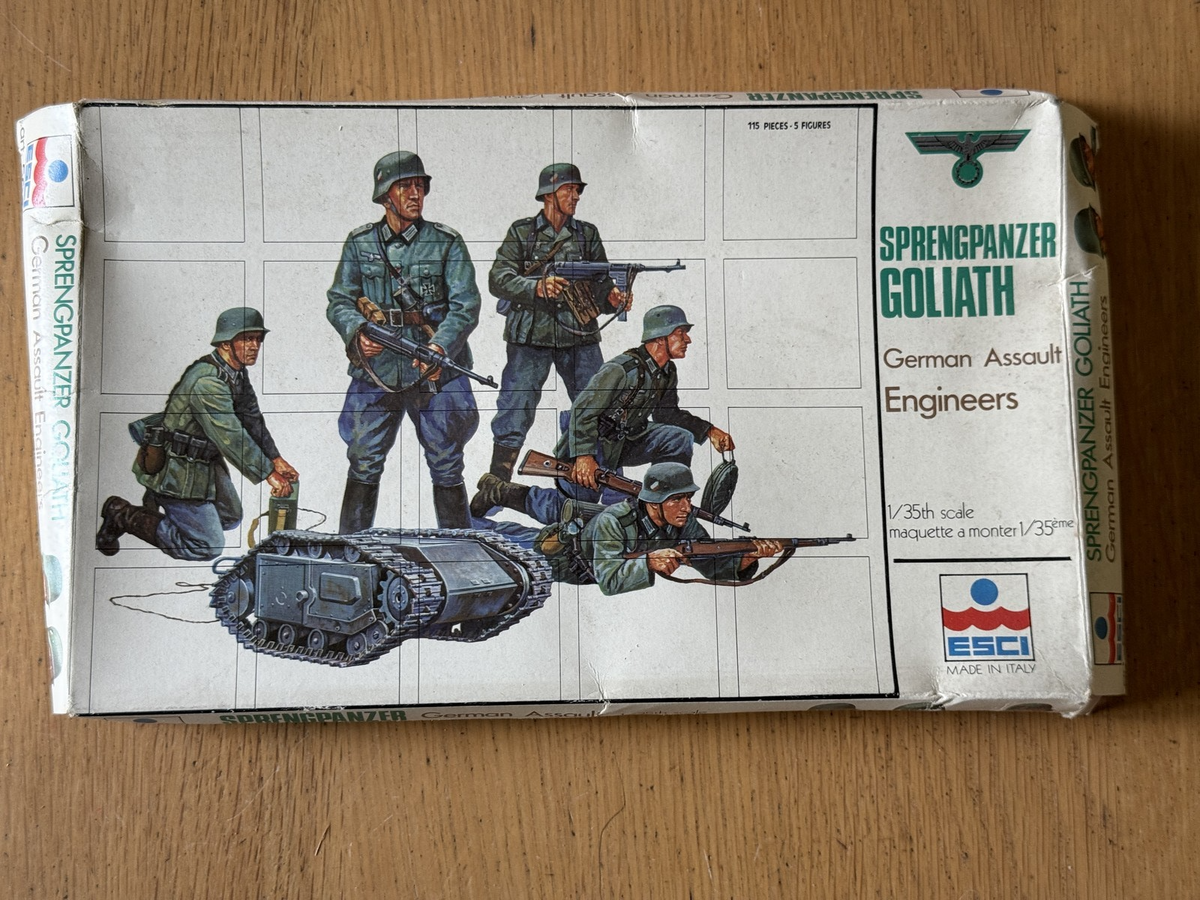 ESCI 1:35 Plastic Model Kit - Sprengpanzer Goliath German Assault Engineers