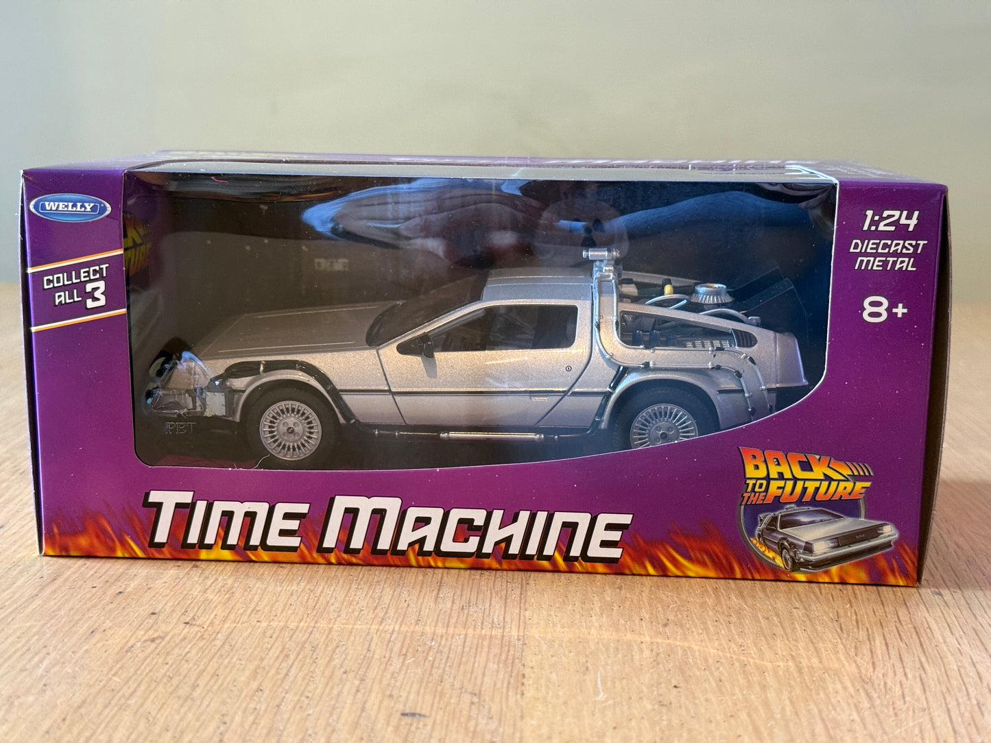 Welly 1:24 Scale Back to the Future Diecast Car (1st film version) - damaged box