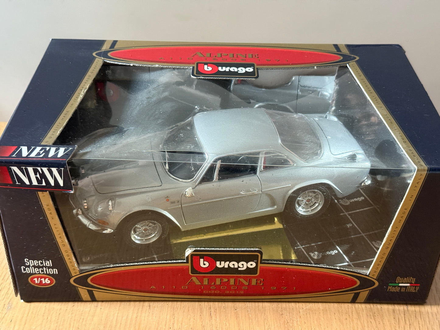 Bburago 1:18 Diecast Model 3012 - Alpine A110 1600S (1971) - Mint Condition