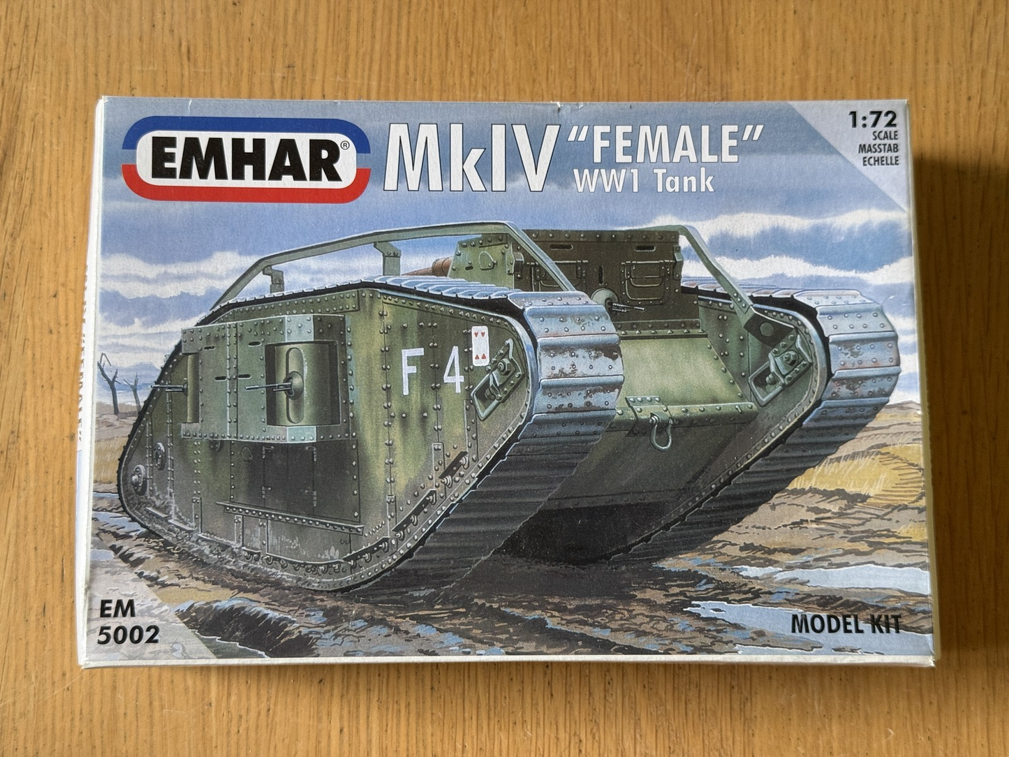 Emhar 1:72 Scale Plastic Model Kit 5002 - MK IV Female WW1 Tank