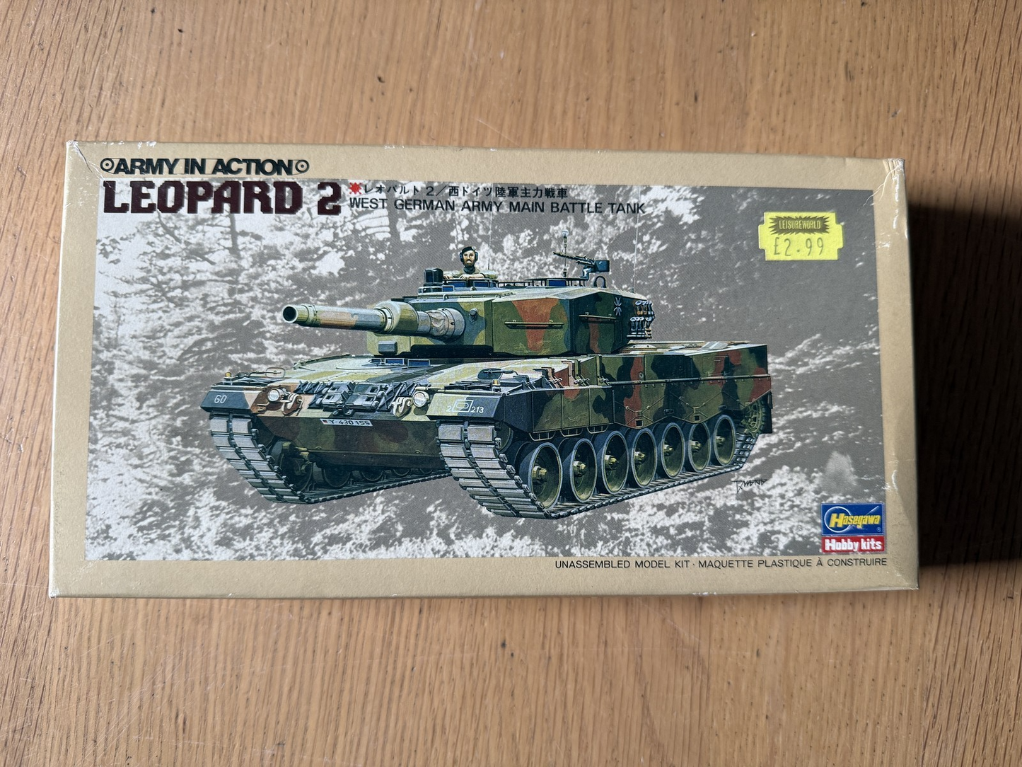Hasegawa Model Kit - 1:72 Leopard 2. Main German Battle Tank.