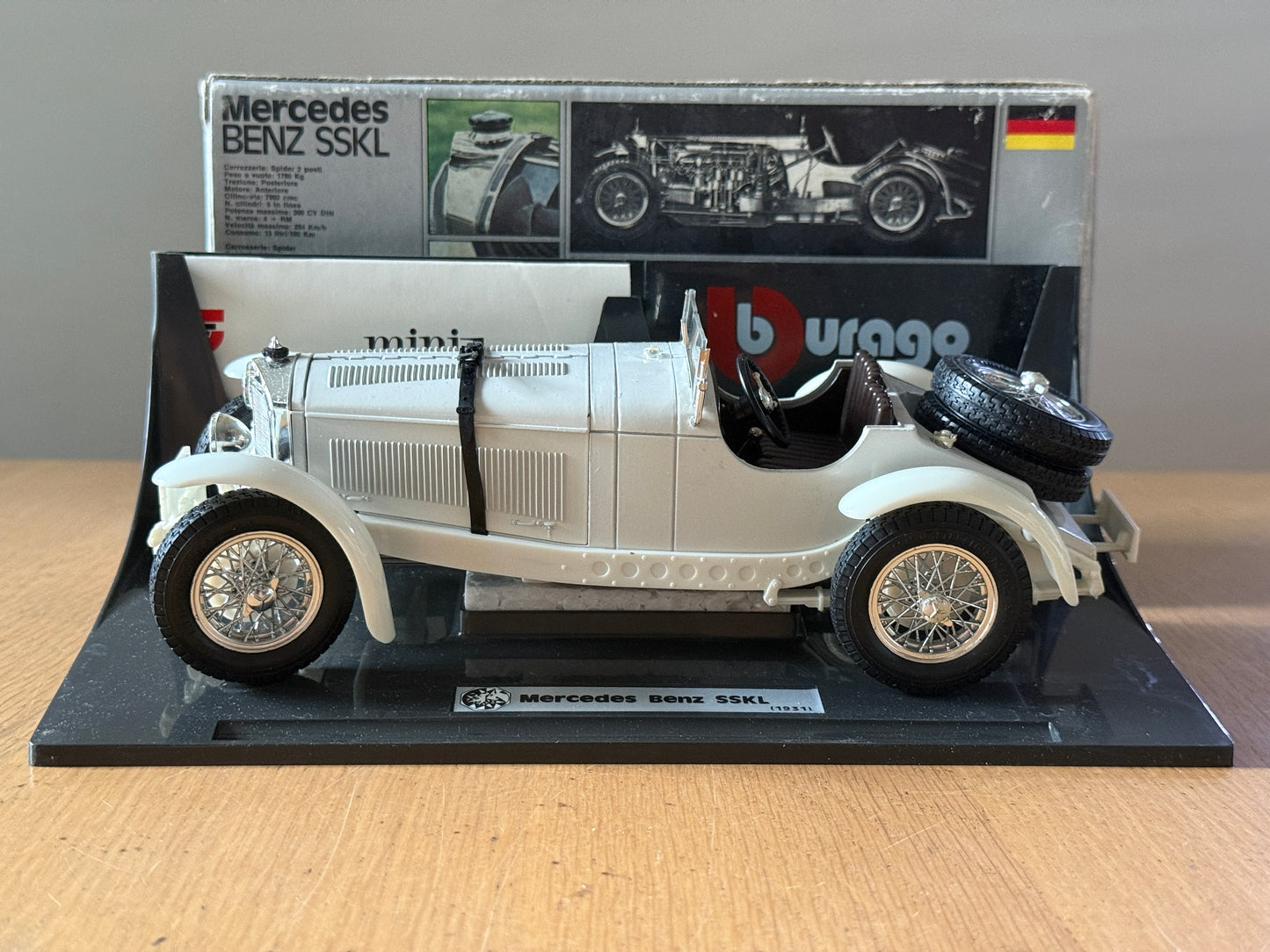 Bburago 1:18 Mercedes Benz SSKL - Kit Built