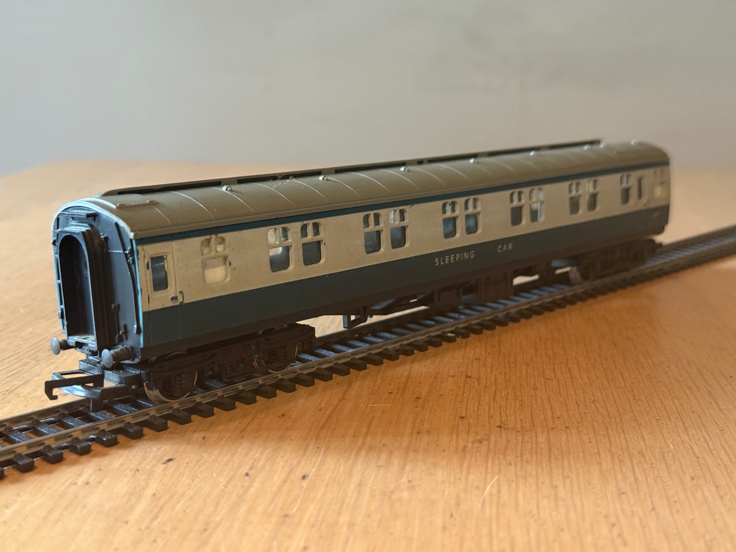 Lima 305302 OO Gauge-  MK 2 TSO Coach - W5449