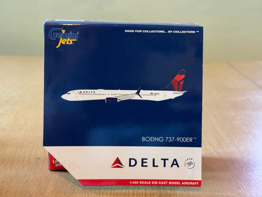 1:400 Scale Gemini Jets Delta Boeing 737-900ER. BNIB
