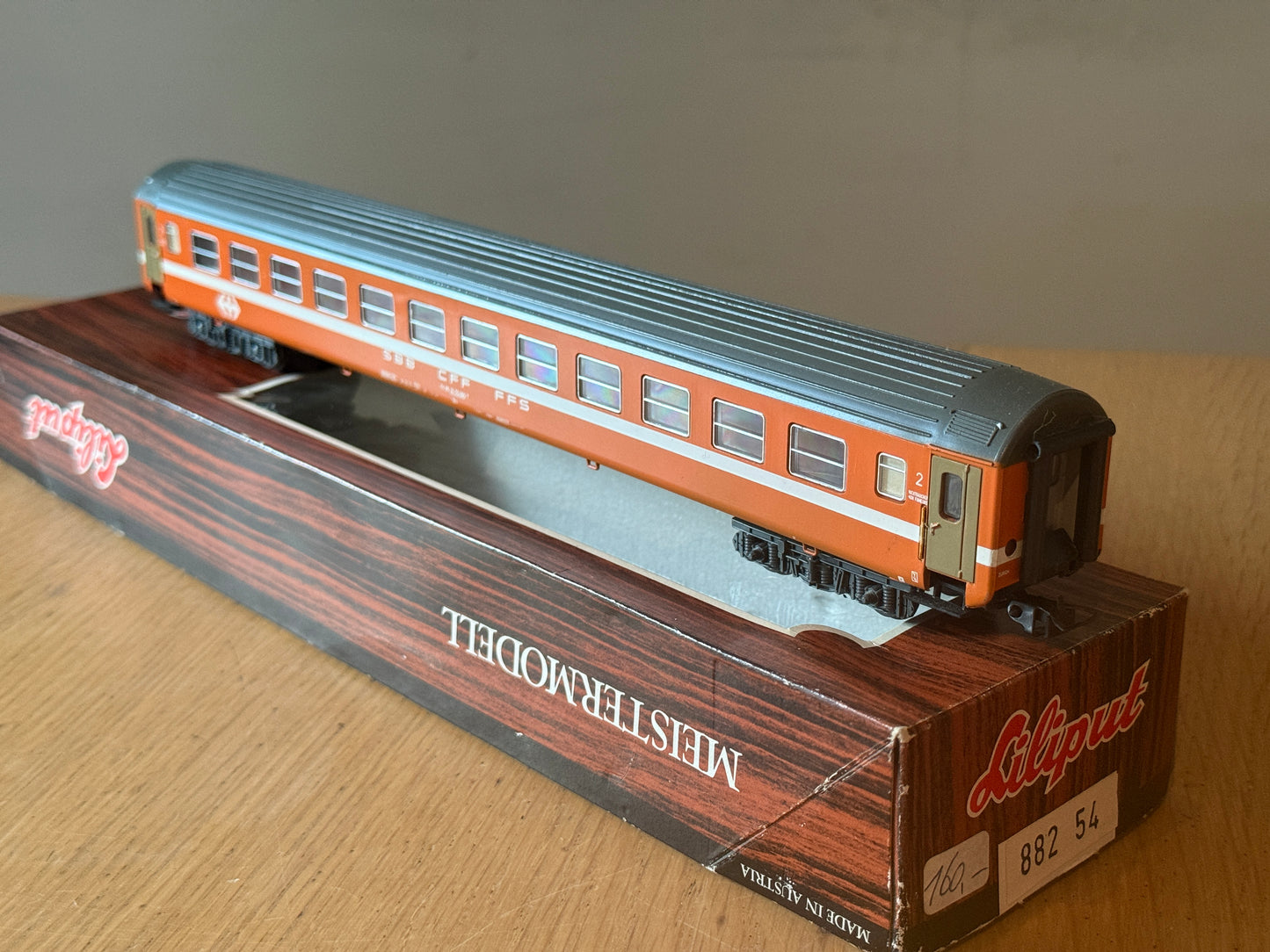Liliput 882 54 HO Scale - Passenger Coach 2. Class 21-70 090-7 SBB-CFF-FFS