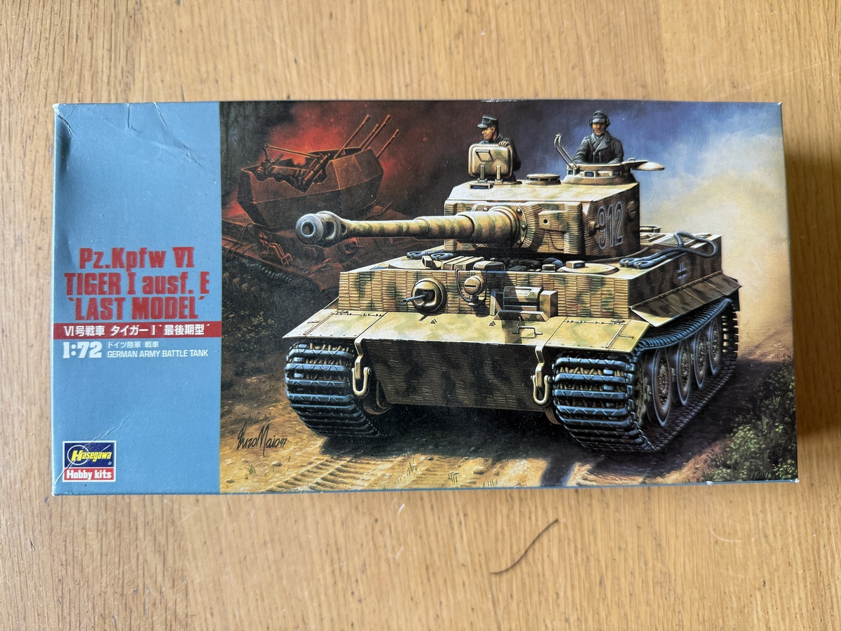 Hasegawa 1:72 Plastic Model Kit -  Pz Kpfw. VI Tiger I ausf. E 'Last Model'