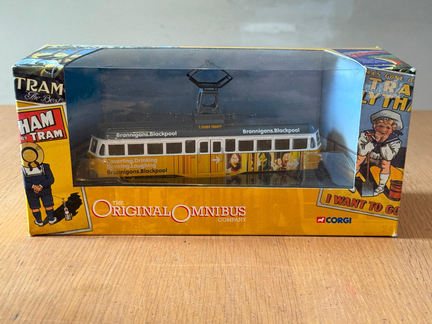 Corgi Original Omnibus 44007 1:76 Blackpool Brush Railcoach - Brannigans BNIB