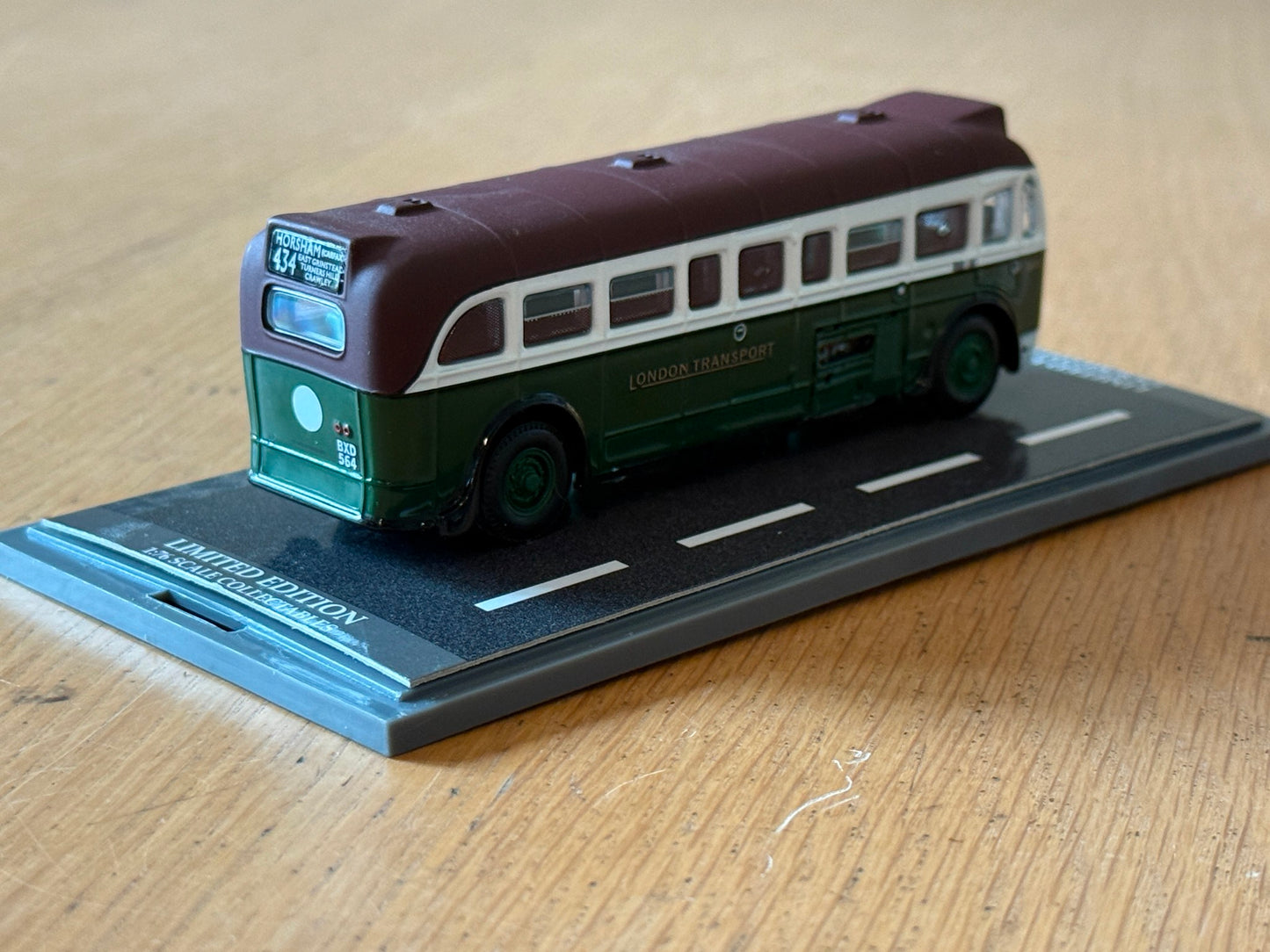 Original Omnibus OM41002 AEC Q Bus - London Transport - Wartime Green