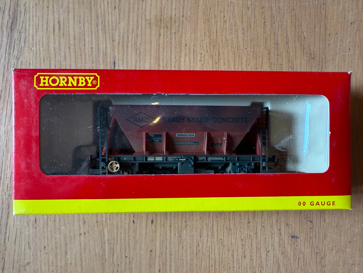 Hornby OO Gauge R6154A RMC Ready Mixed Concrete Hopper Wagon BNIB