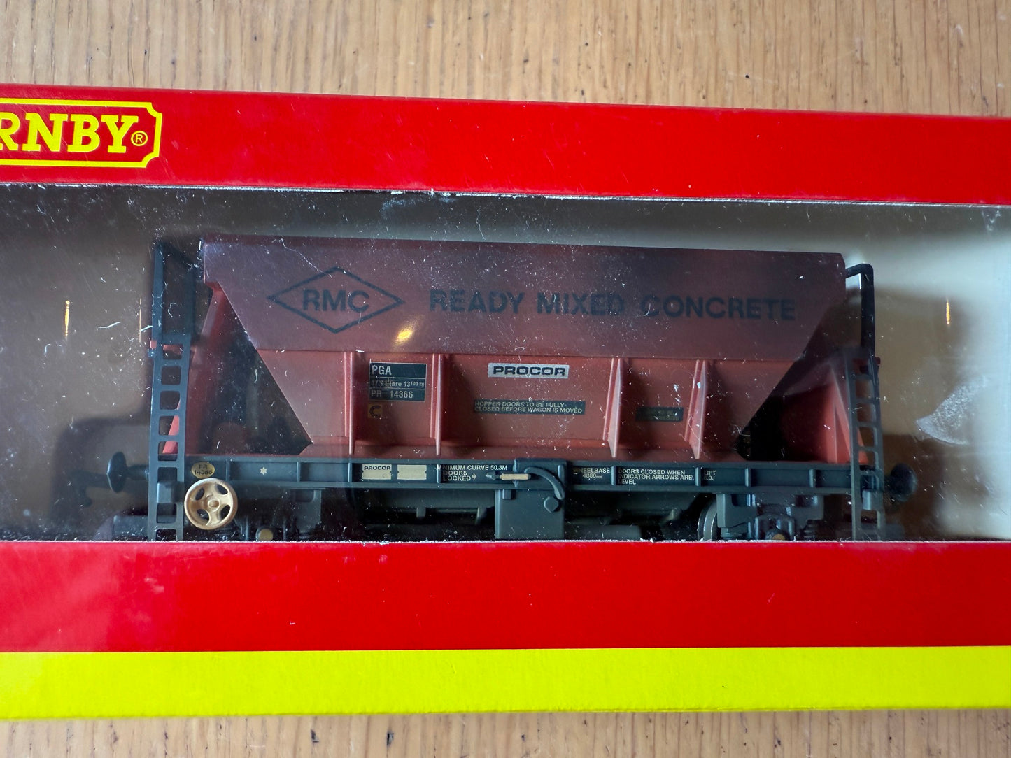 Hornby OO Gauge R6154A RMC Ready Mixed Concrete Hopper Wagon BNIB