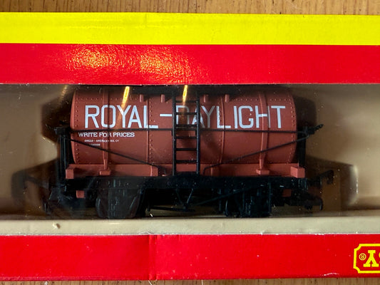 Hornby OO Gauge Royal Daylight Tank Wagon BNIB