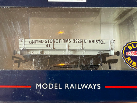 Bachmann OO Gauge 37-928 3 Plank 41 In United Stone Firms Ltd Livery. BNIB