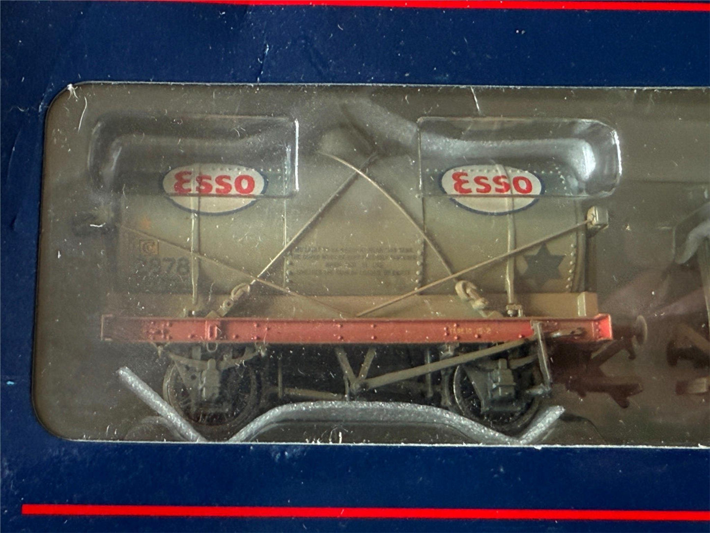 Bachmann 37-668 14T Tank Wagons Esso Livery Triple Pack - Weathered - BNIB