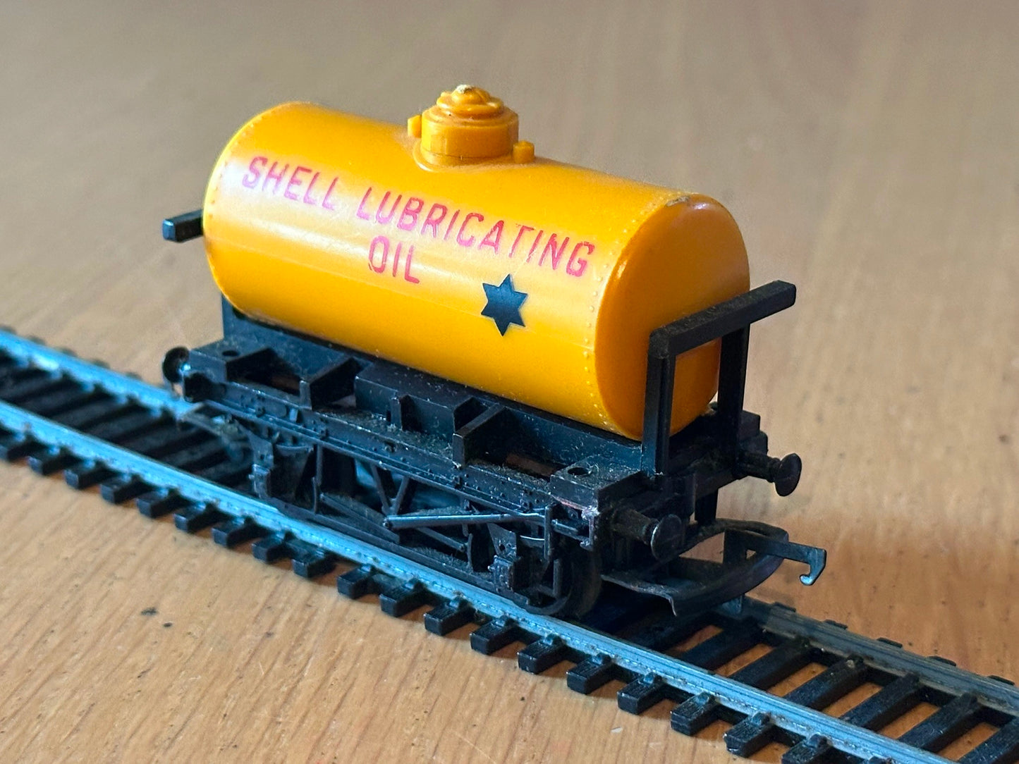Hornby OO Gauge Shell Lubricating Oils Wagon R.211.