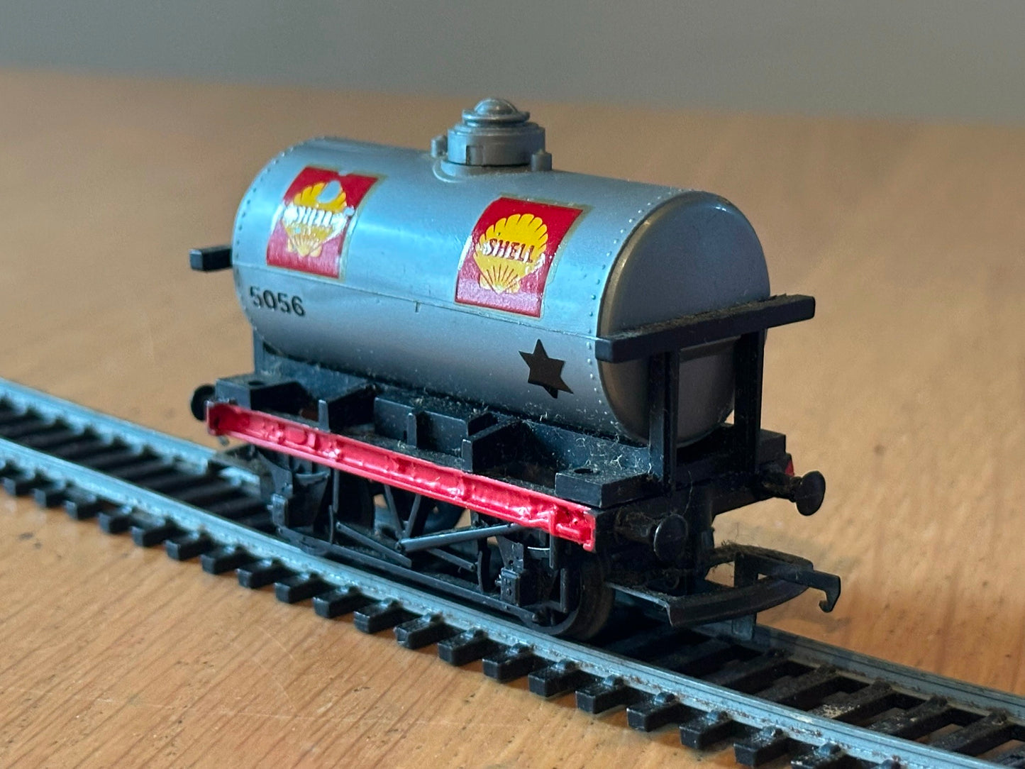 Tri-ang R12 OO Gauge Shell BP Private Owner Fuel Tanker.