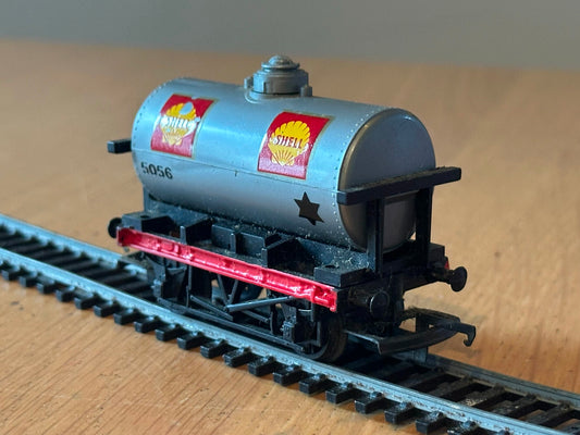 Tri-ang R12 OO Gauge Shell BP Private Owner Fuel Tanker.