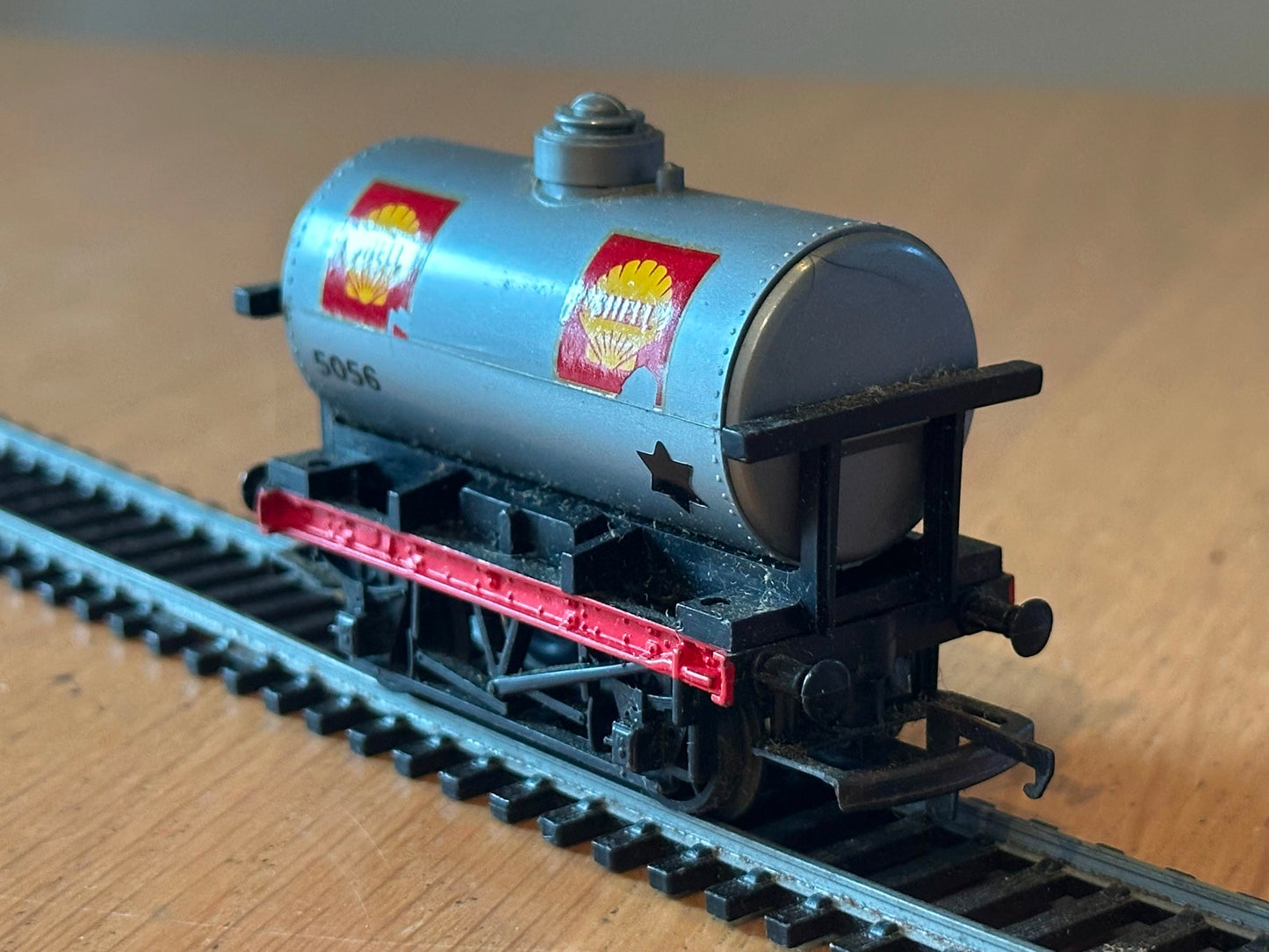 Tri-ang R12 OO Gauge Shell BP Private Owner Fuel Tanker.