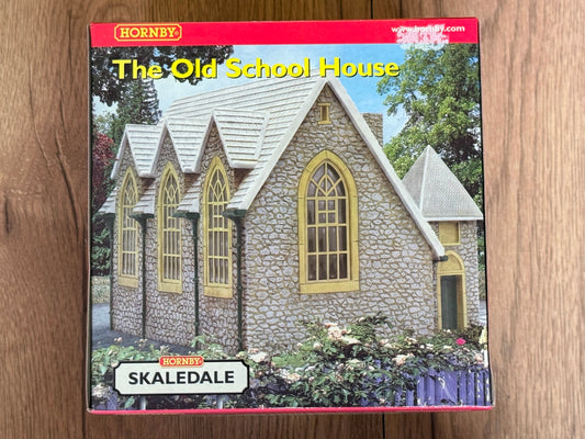 Hornby Skaledale OO Gauge Building - The Old School House BNIB