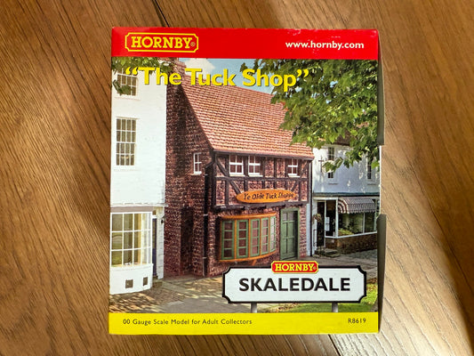 Hornby Skaledale OO Gauge Building - 'The Tuck Shop' BNIB