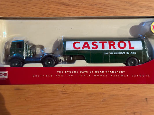 Trackside OO Gauge 1:76  DG172000 AEC Tanker - Castrol. BNIB