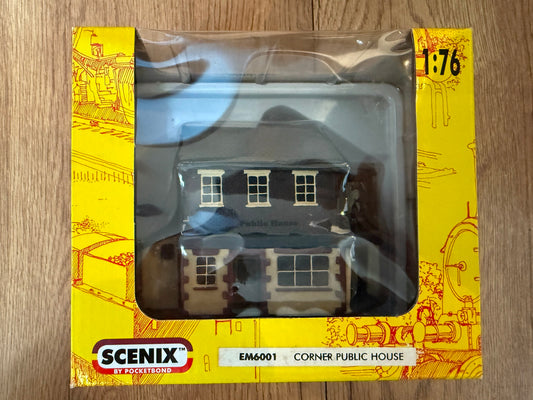 Scenix OO Gauge Buildings - Corner Public House. BNIB