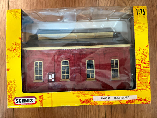 Scenix OO Gauge Buildings - Engine Shed. BNIB