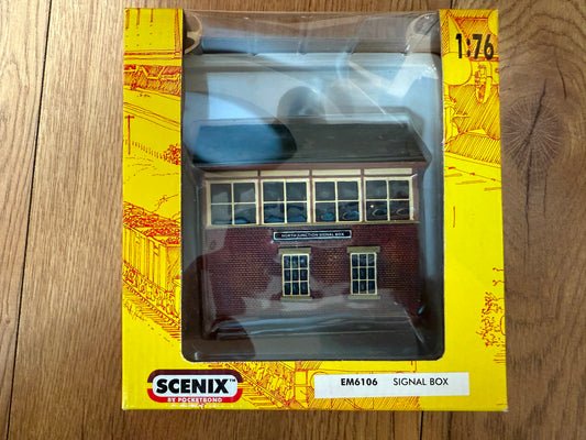 Scenix OO Gauge Buildings - Signal Box. BNIB