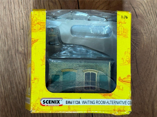 Scenix OO Gauge Buildings - Waiting Room. BNIB