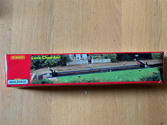 Hornby Skaledale OO Gauge - Lock Chamber BNIB