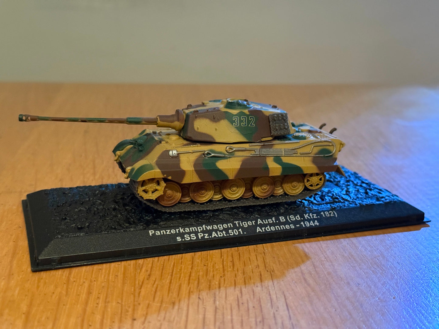 DeAgostini Combat Tanks Collection - Panzerkampfwagen Tiger Ausf. B (1944)