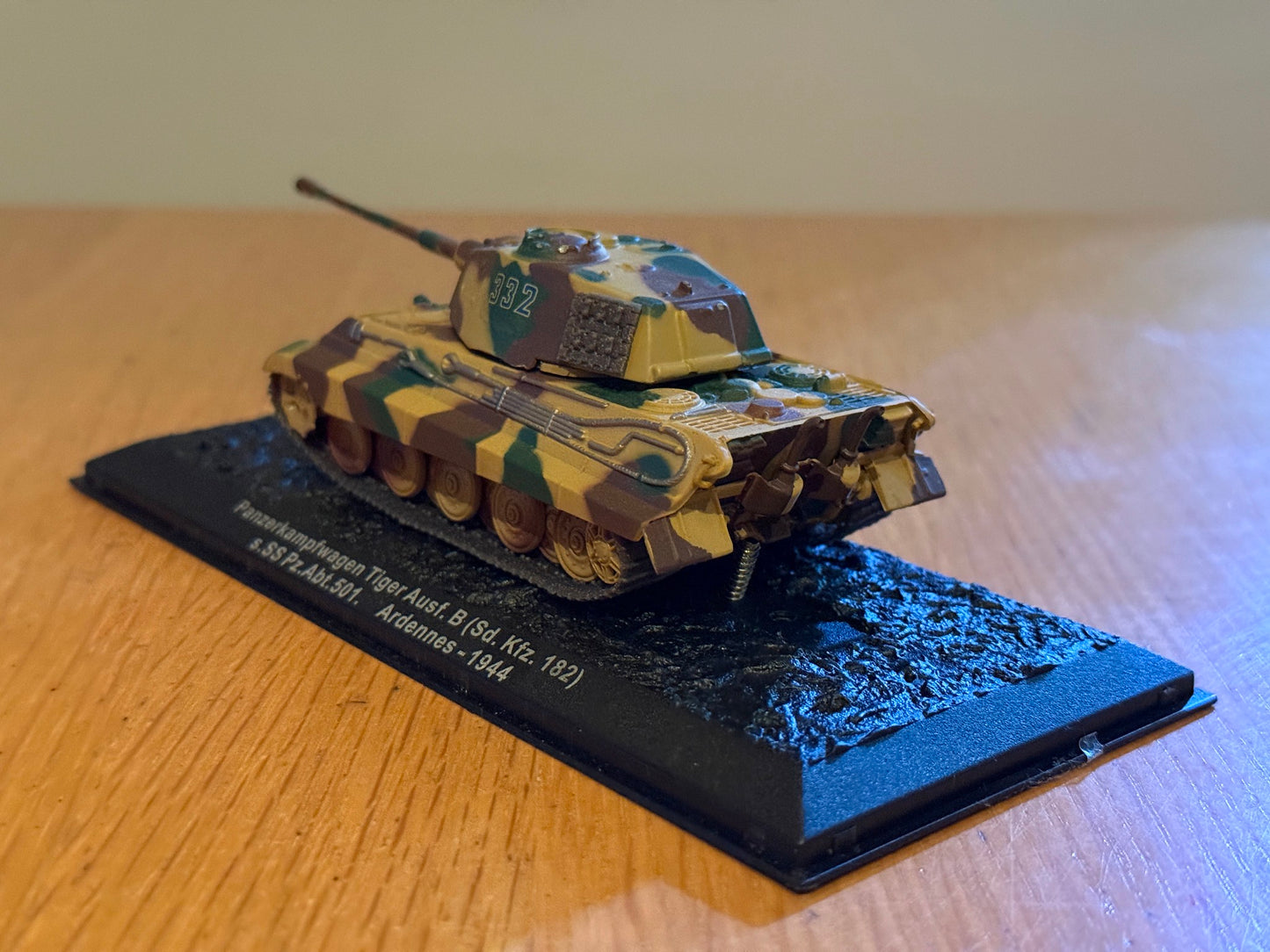 DeAgostini Combat Tanks Collection - Panzerkampfwagen Tiger Ausf. B (1944)