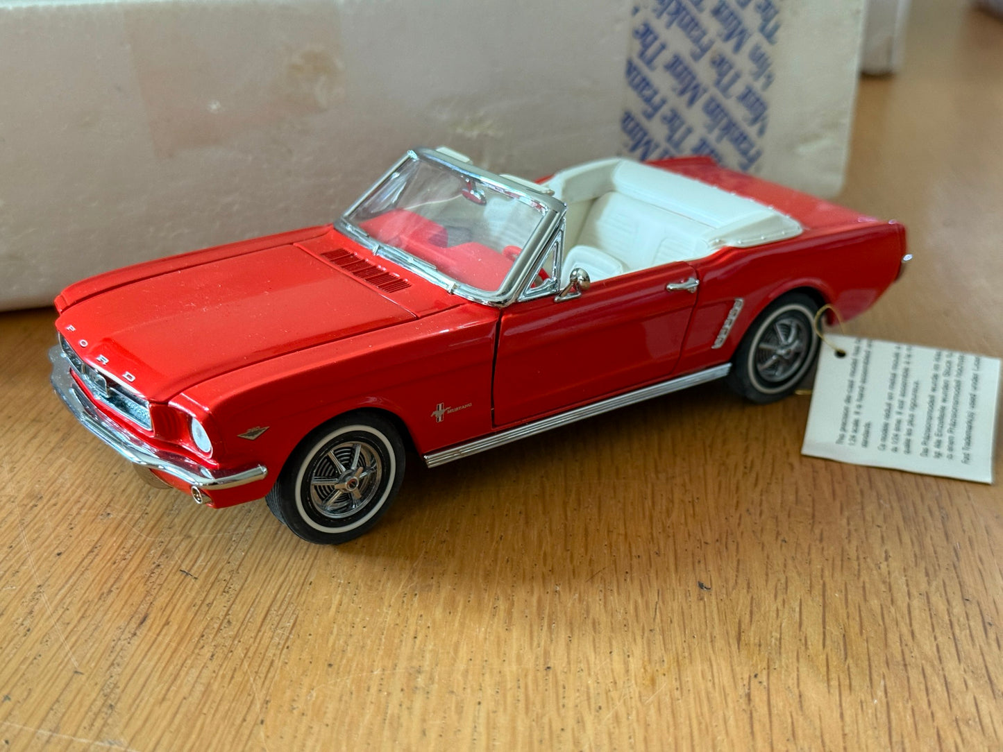 Franklin Mint: 1:24 1964 Ford Mustang Convertible