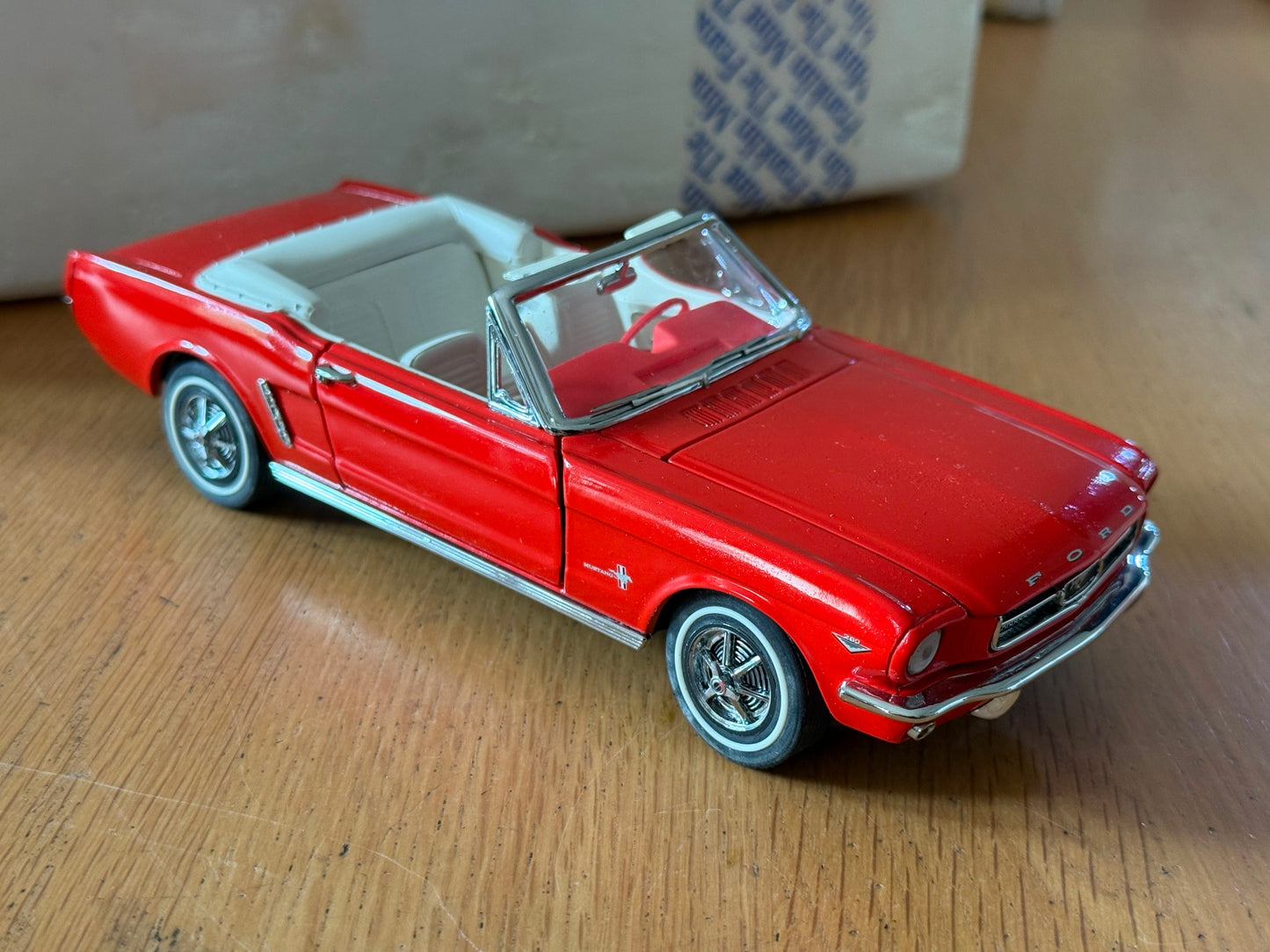 Franklin Mint: 1:24 1964 Ford Mustang Convertible