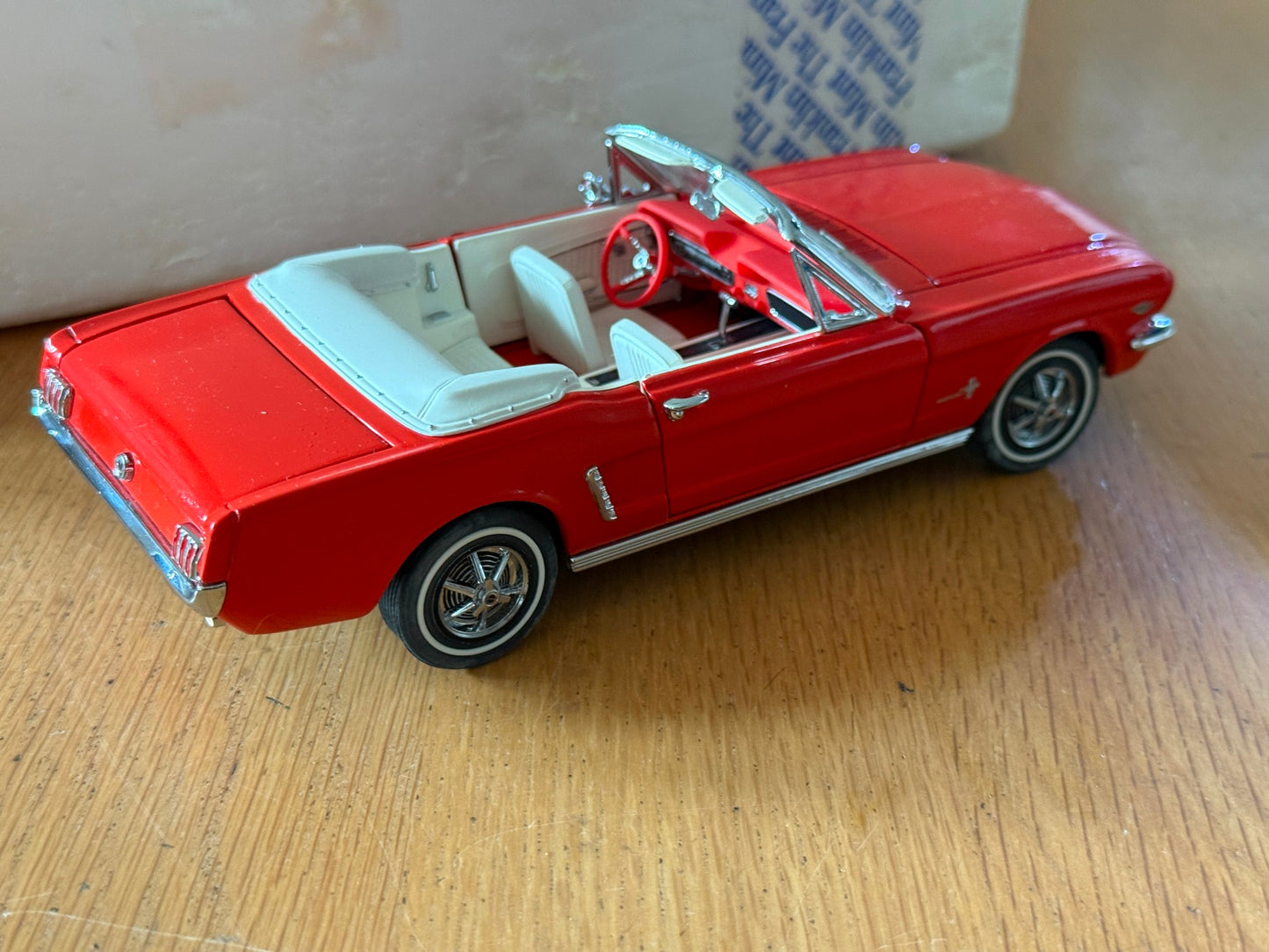 Franklin Mint: 1:24 1964 Ford Mustang Convertible