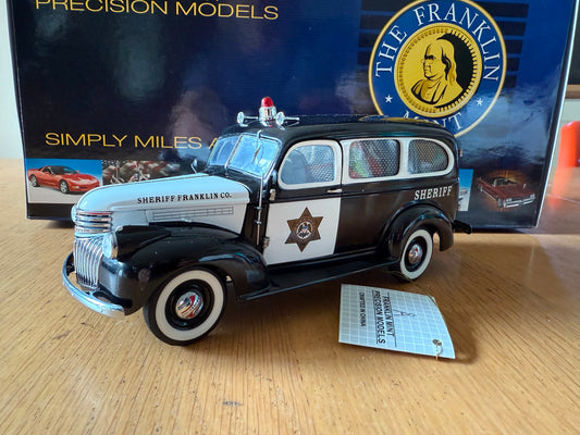 Franklin Mint: 1946 Chevrolet Chevy Suburban - Police Sheriff MIB