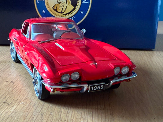 Franklin Mint: 1:24 1965 Corvette Sting Ray Coupe 396 CID (Rare Model)