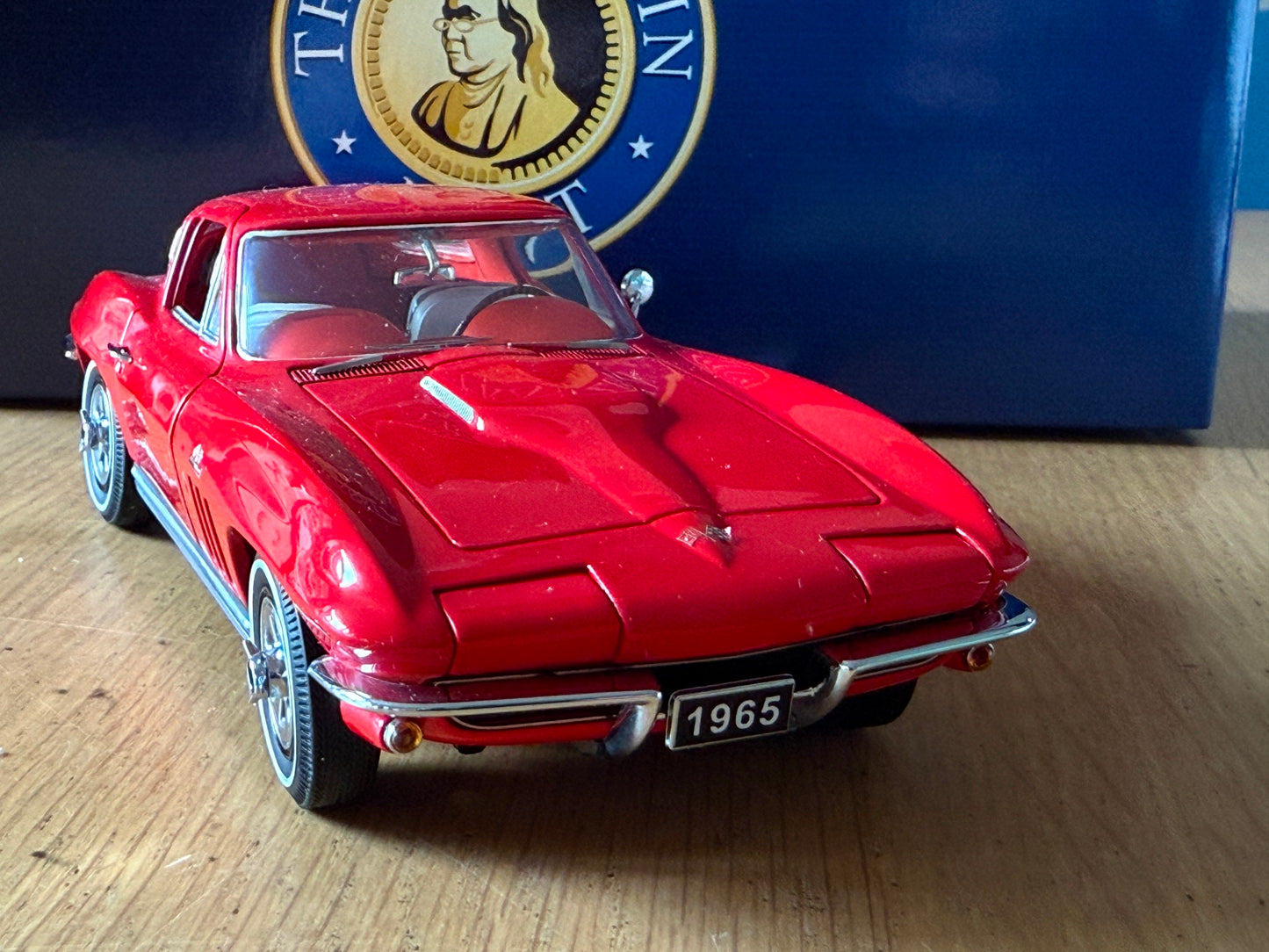 Franklin Mint: 1:24 1965 Corvette Sting Ray Coupe 396 CID (Rare Model)