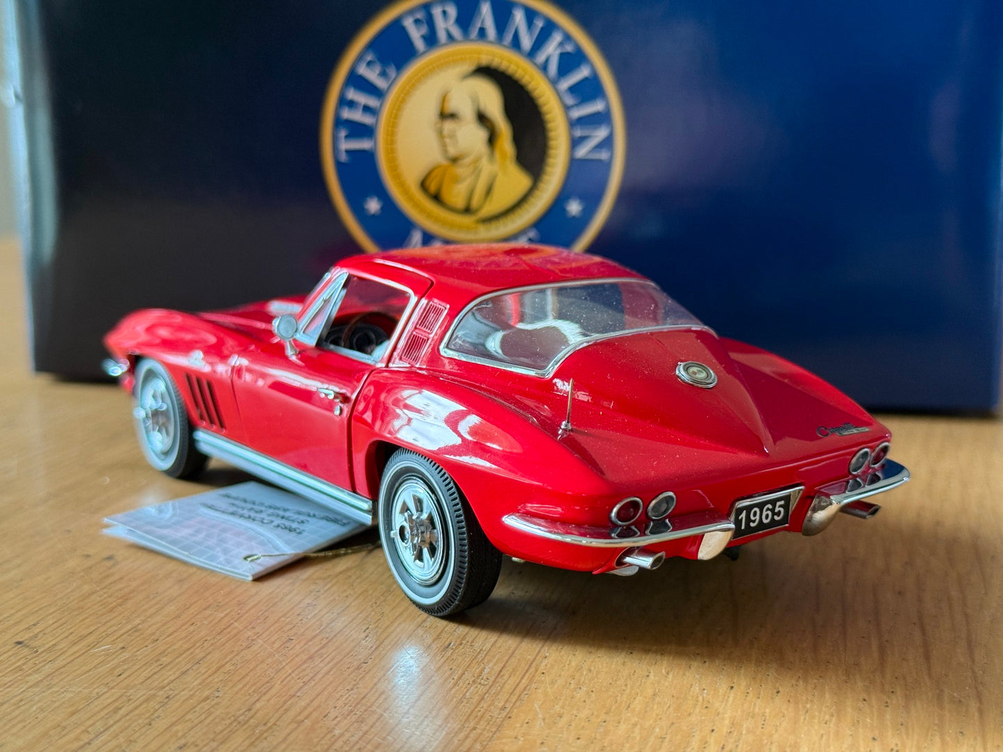 Franklin Mint: 1:24 1965 Corvette Sting Ray Coupe 396 CID (Rare Model)