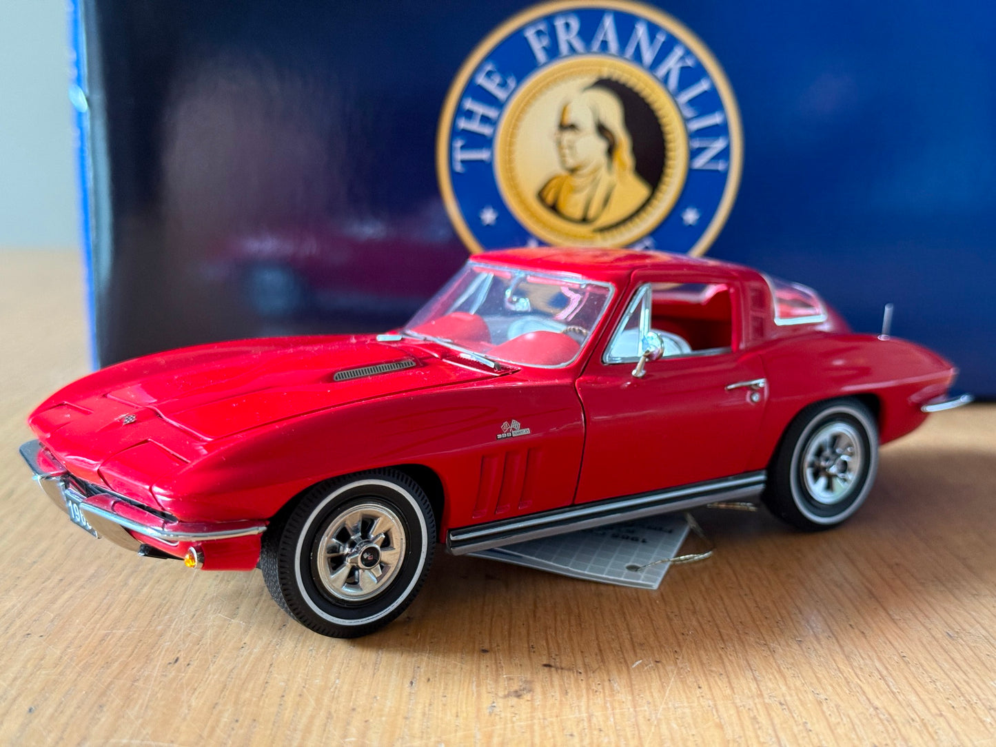 Franklin Mint: 1:24 1965 Corvette Sting Ray Coupe 396 CID (Rare Model)