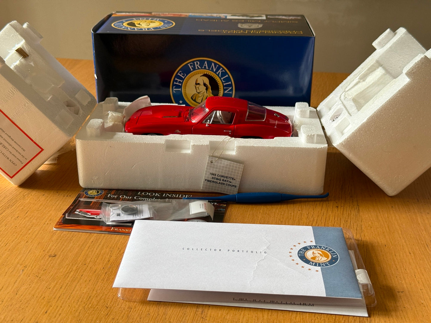 Franklin Mint: 1:24 1965 Corvette Sting Ray Coupe 396 CID (Rare Model)